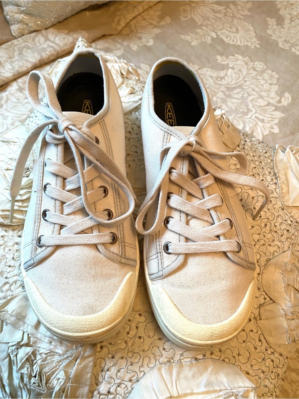 Keen Elsa White Canvas Casual Low Top Lace Front Sneakers Size 8 - Picture 3 of 14